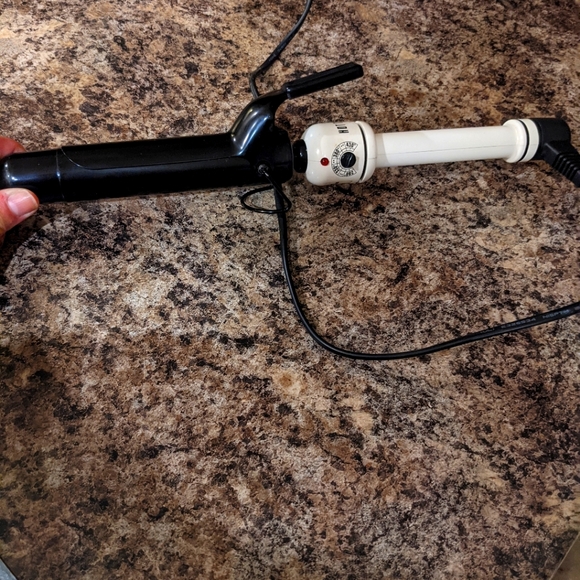 Hot Tools Nano Ceramic curling iron 1 & 1/4" - Picture 1 of 2